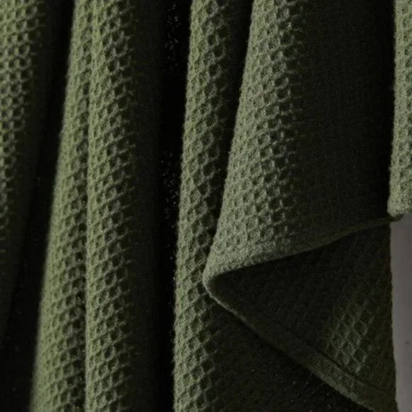 New ARHAUS Waffle Knit Throw Blanket - Picture 3 of 6